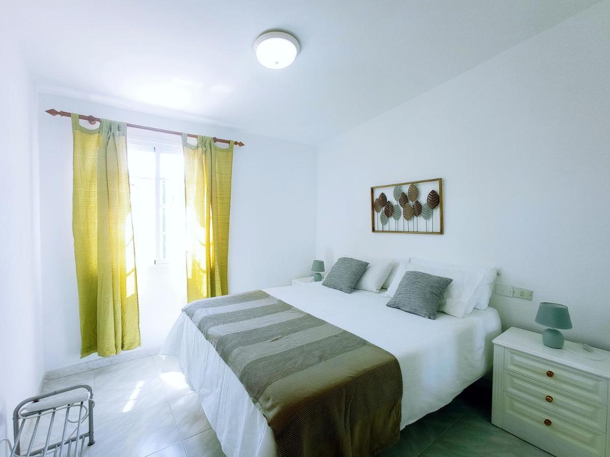Live Abades Playa Chica & Terrace Apartment Bagian luar foto