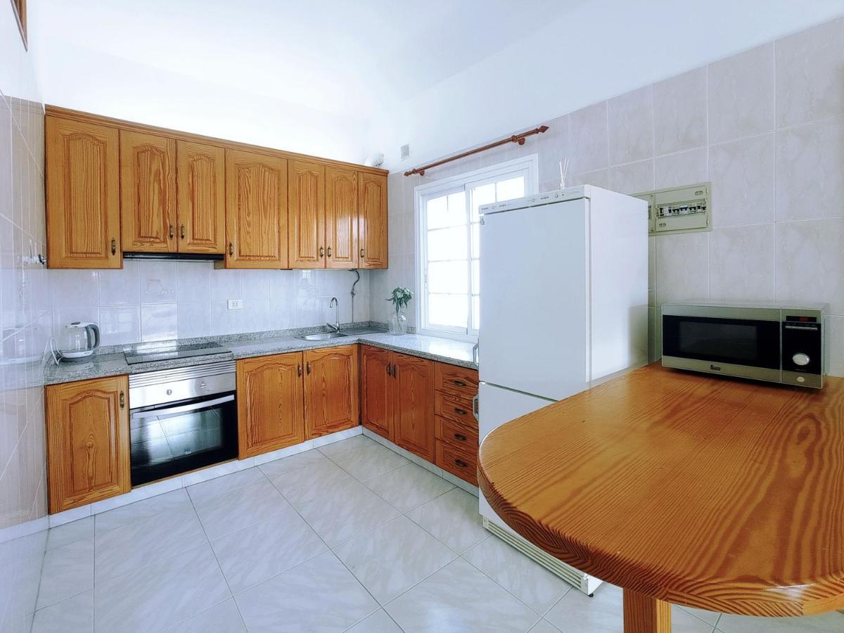 Live Abades Playa Chica & Terrace Apartment Bagian luar foto